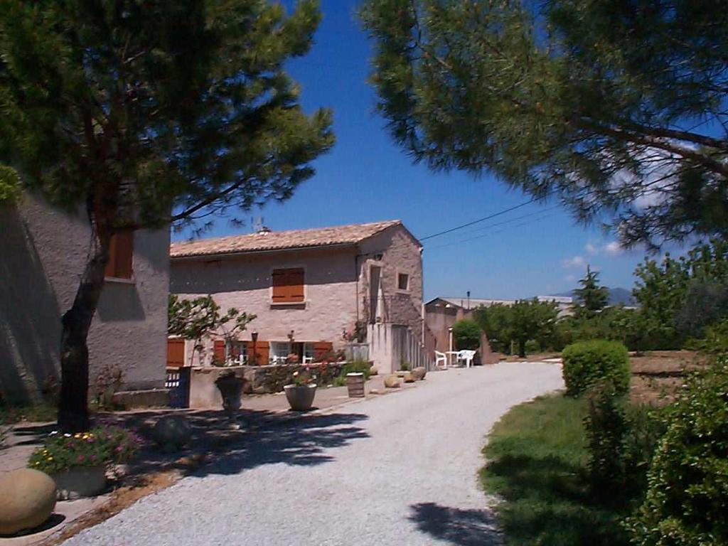 Вилла Mas Du Prescondu Mirabel-aux-Baronnies Экстерьер фото